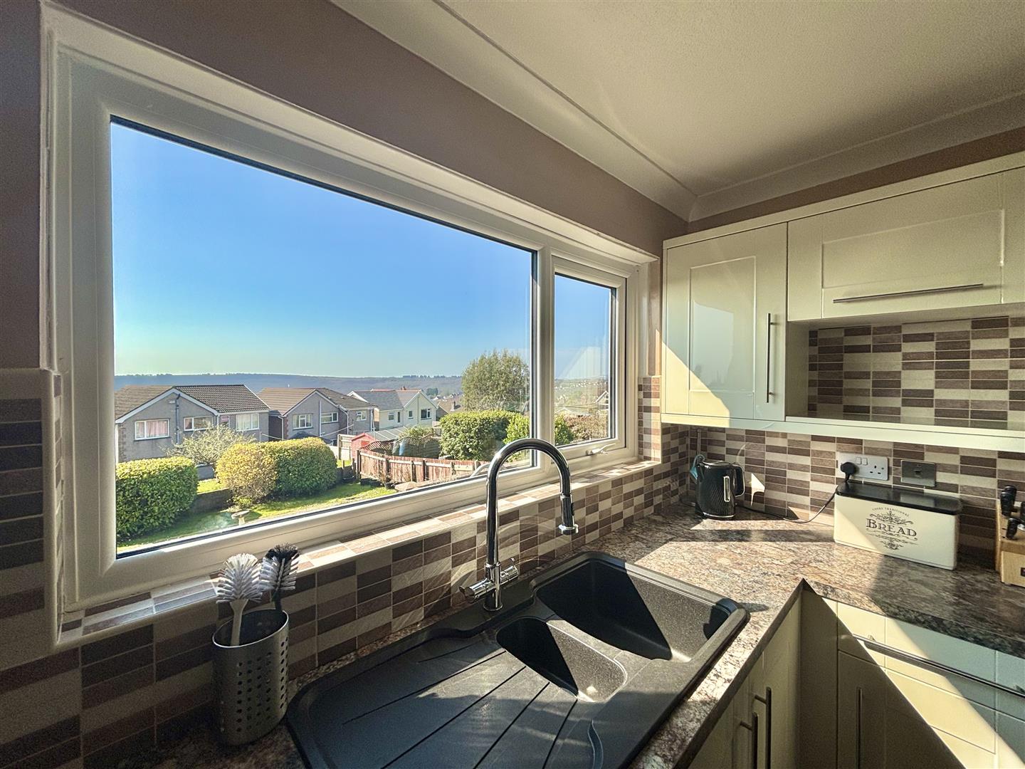 Dunvant Road, Killay, Swansea, SA2 7NL
